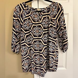 Cremieux Size M 3/4 length sleeve blouse, Excellent condition,Beautiful pattern